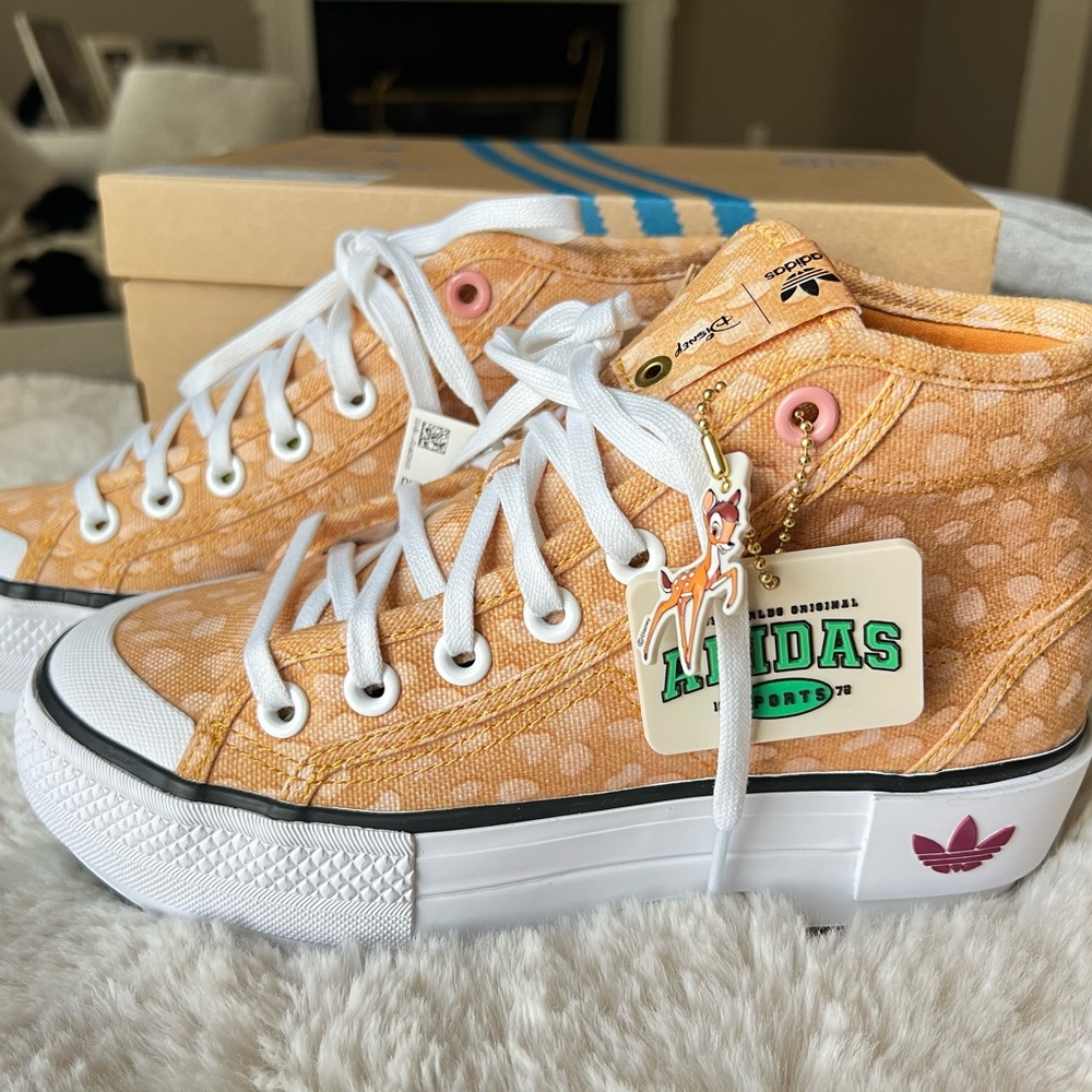 NWT Adidas x Disney Nizza Trek W size 5 Beige